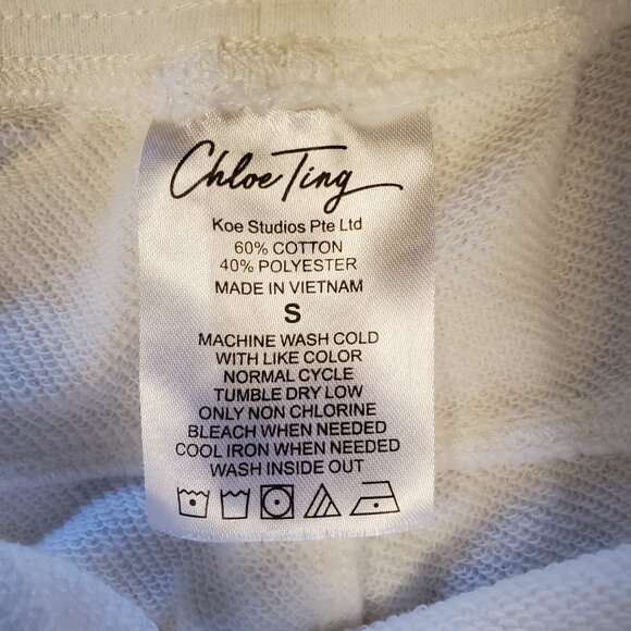 Two Pairs Chloe Ting Athleisure Shorts in Peach and Cream, size S - Picture 5 of 5